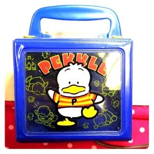 Vintage pekkle foldable box with handle {Rare}